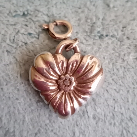 BRIGHTON FLORAL HEART CHARM - Picture 2 of 6
